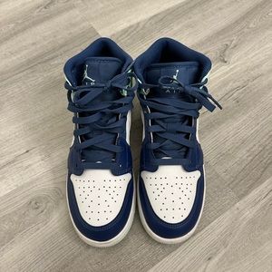 TEAL, BLUE, AND WHITE Nike Jordans 1s, size 6.5